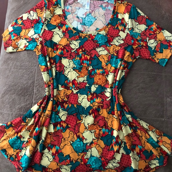 LuLaRoe Tops - 🌟Lularoe Perfect-T